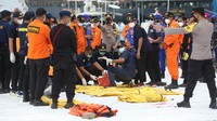 Kepala Kantor SAR Jakarta Hendra Sudirman mengatakan pihaknya terus mengupayakan pencarian sampai seluruh korban Sriwijaya Air SJ182 teridentifikasi.