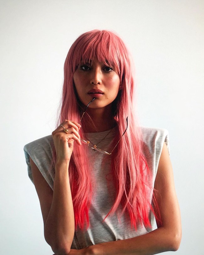 Shenyue pun adalah sosok yang menarik. Tak hanya berbakat dalam pottery tapi pintar secara akademis. Dilansir Dailymail, wanita itu adalah lulusan universitas Cambridge. Foto: Instagram @shenyueding/ @supperceramics