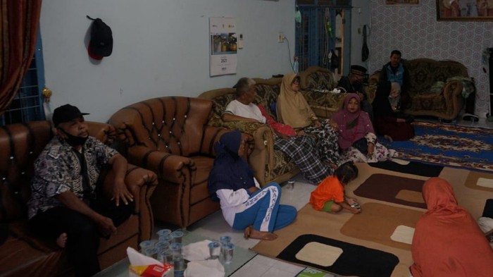 Suasana di rumah duka salah satu korban pesawat Sriwijaya Air SJ182 (Raja Adil-detikcom)