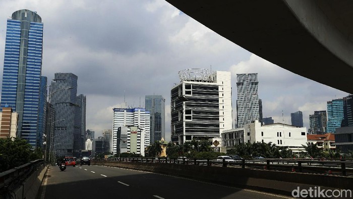 Suasana Jakarta di Hari Pertama PPKM Suasana Jakarta di Hari Pertama PPKM