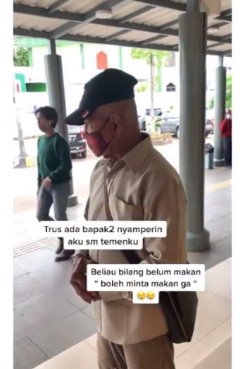 Aksi Wanita Traktir Makan Kakek Kelaparan Ini Bikin Netizen Nangis Haru