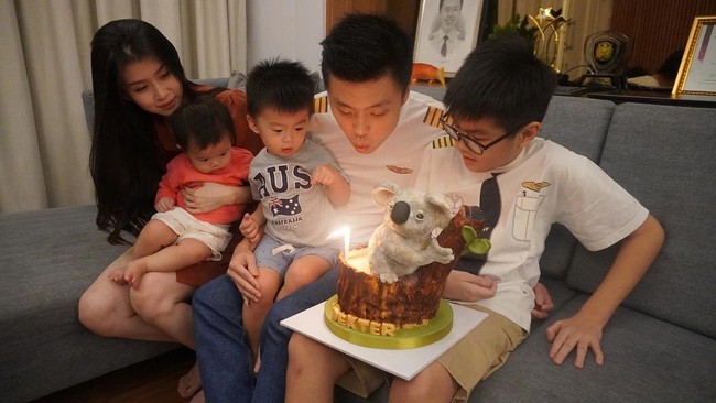 Meski sibuk, Vincent tetap bisa menghabiskan waktu bersama keluarganya. (Foto: Instagram/@vincentraditya)