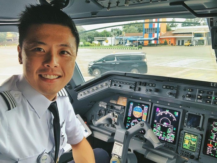 Vincent Raditya Kompak Makan Bareng Keluarga, Intip Momennya