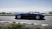 Dalam laman jejaring sosial instagram @hotmanparisofficial. Ia membagikan cuplikan video dari reviewer mobil Supercar Blondie - Alex Hirschi-- yang sedang menyetir The Vision Mercedes-Maybach 6 Cabriolet. Mau Maybach! Agen nya donk cariin?? tulis Hotman Paris seperti dilihat detikcom. Foto: Daimler AG