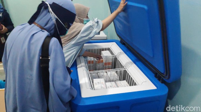 3.000 Vaksin sinovac yang diterima Kabupaten Maros (Bakrie/detikcom).
