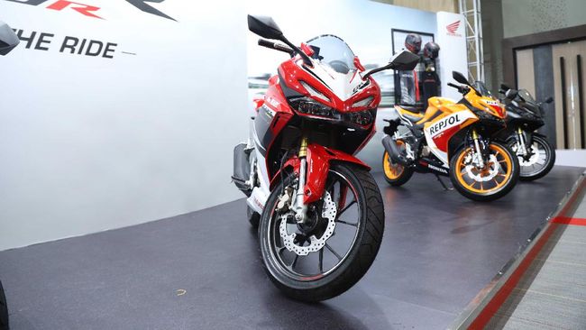 CBR150R Terbaru yang Mirip CBR250RR, Bak Pinang Dibelah Dua!