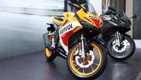 All New CBR150R tetap ditunjang dengan banyak fitur unggulan lain, termasuk adanya Anti-lock Braking System (ABS) yang disertai Emergency Stop Signal (ESS). Fitur ini sudah diterapkan pada beberapa model big bike, berfungsi mengaktifkan lampu sein kanan-kiri secara bersamaan saat melakukan rem mendadak. Foto: Astra Honda Motor