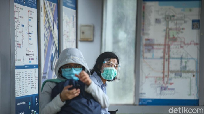 Anies Terbitkan Pergub Baru Soal Standar Masker, Penasaran? Gubernur DKI Jakarta Anies Baswedan menetapkan standar masker yang dapat digunakan oleh masyarakat selama pandemi virus Corona COVID-19.
