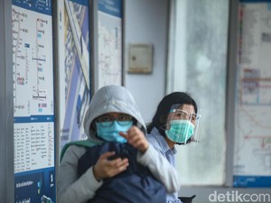 Aturan COVID-19 RI Makin Dilonggarkan, Kapan Boleh Copot Masker?