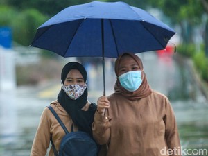 Omicron RI Jadi 152 Kasus, Kemenkes Ingatkan Jenis Masker yang Tak Lagi Efektif