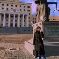 Dayana saat ini masih duduk di bangku kuliah. Ia memilih jurusan hukum. (Foto: Instagram/@demi.demik)