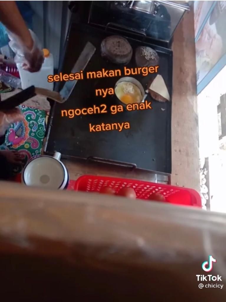 Ditawar dan Disebut Tidak Enak, Penjual Burger Ini Curhat Sedih