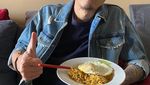 Dukung Kuliner Lokal, dr Tirta Pilih Jajan di Angkringan dan Warung Pecel