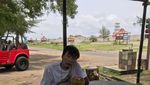 Dukung Kuliner Lokal, dr Tirta Pilih Jajan di Angkringan dan Warung Pecel