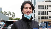 Bagaimana nih Girls, cocokan sama siapa ya El Rumi? Pool/Noel/detikFoto