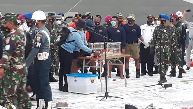FDR Black Box Sriwijaya Air SJ182 (Arun dan Azhar Bagas/detikcom)