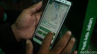 Hal itu dirasakan pengemudi ojek online yang ditemui di shelter Sudirman, Jakarta.   