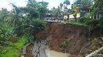 Hati-hati! Jalan Utama Wonosobo-Kebumen Ambles