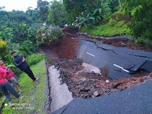 Jalan Ambles, Jalur Utama Wonosobo-Kebumen Putus Total