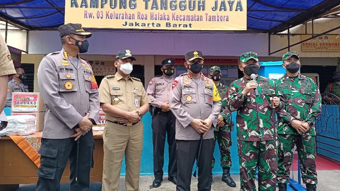 Kapolda Metro dan Pangdam Jaya Tinjau Kampung Tangguh di Tambora (Foto: Karin/detikcom)