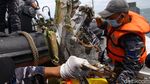 KRI Tenggiri Evakuasi 6 Kantong Bagian Tubuh
