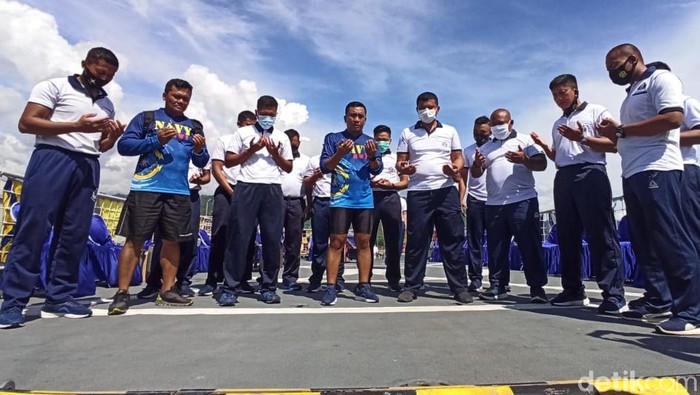 lanal banyuwangi doa bersama untuk korban sriwijaya air