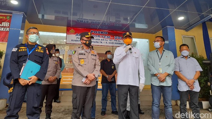 Menhub Budi Karya di RS Polri.
