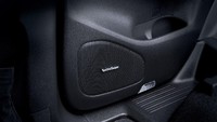 Kedua Mitsubishi Pajero Sport ini dilengkapi audio Rockford Fosgate dengan Front Speakers, Tweeters & Mid Range Speakers, Rear Tweeters, Rear Speakers dan juga Subwoofer. Foto: Dok. MMKSI