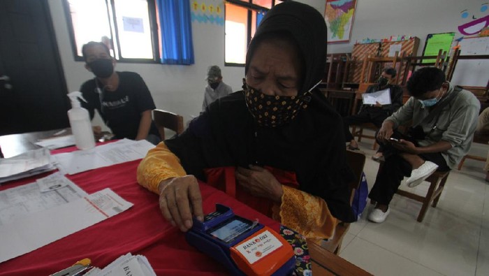 Pemprov DKI Mulai Salurkan Bantuan Tunai Bagi Warga Terdampak COVID