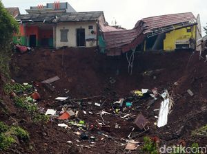 Warga Korban Longsor Cimanggung Sumedang Minta Kepastian Relokasi