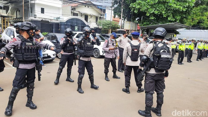 Penjagaan ketat di sidang praperadilan Habib Rizieq (Fathan/detikcom)
