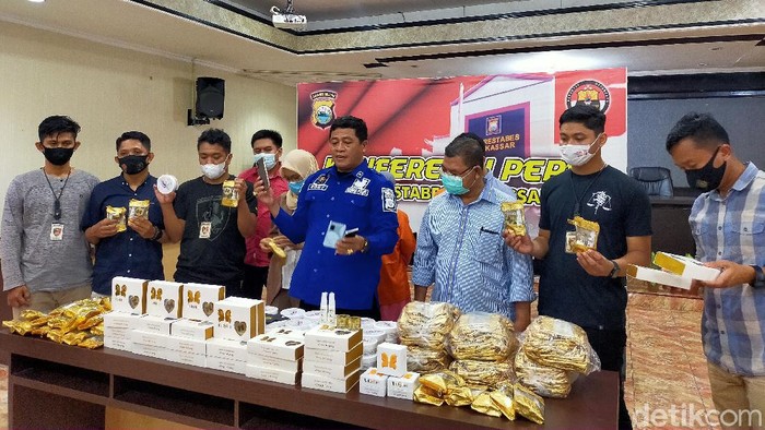 Polrestabes Makassar gagalkan peredaran 17 ribu kosmetik ilegal (Ibnu Munsir/detikcom)