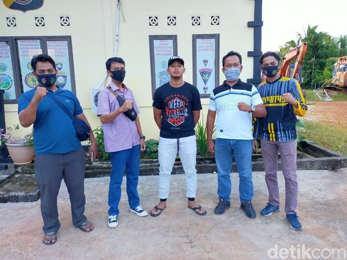 Pria di Kalbar diamankan usai membuat lelucon soal tragedi jatuhnya pesawat Sriwijaya Air SJ182 (dok. Polda Kalbar)