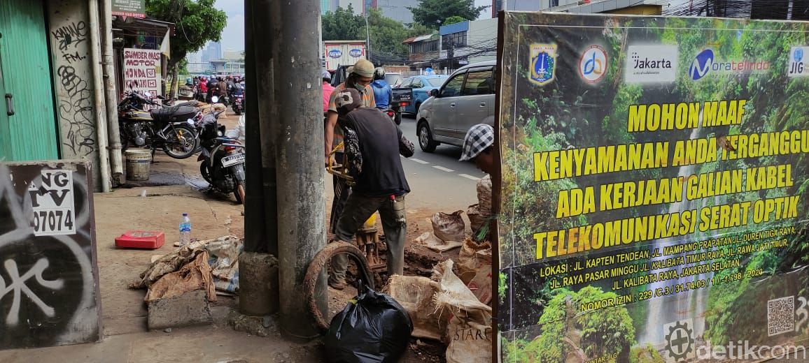Proyek galian di Jl Mampang Prapatan dan sekitarnya. (Taufieq Renaldi Arfiansyah/detikcom)