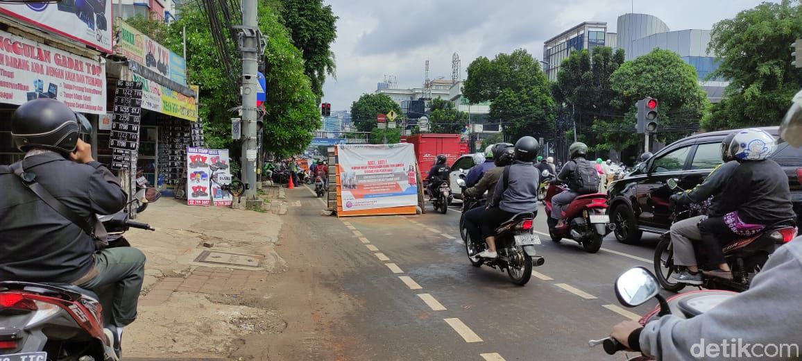 Proyek galian di Jl Mampang Prapatan dan sekitarnya. (Taufieq Renaldi Arfiansyah/detikcom)