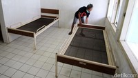 Pemerintah Kabupaten Bantul mempersiapkan ruang isolasi untuk menangani lonjakan angka positif COVID-19.