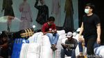 Hiruk Pikuk Pasar Tanah Abang Saat PSBB Ketat