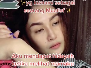 Viral Kisah Wanita Bertato yang Menjadi Mualaf, Alasannya Bikin Haru