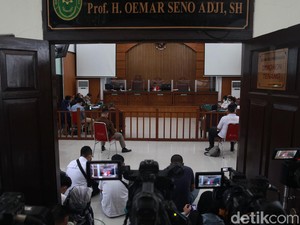Kandas Asa Habib Rizieq Lolos dari Status Tersangka