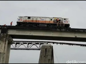Sempat Terdampak Jembatan Putus, Perjalanan KA Lewati Brebes Kembali Lancar