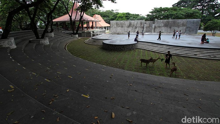 Taman Balekambang, Solo, Jawa Tengah, sudah selesai direnovasi. Saat ini suasananya menjadi sangat asri. Penasaran?