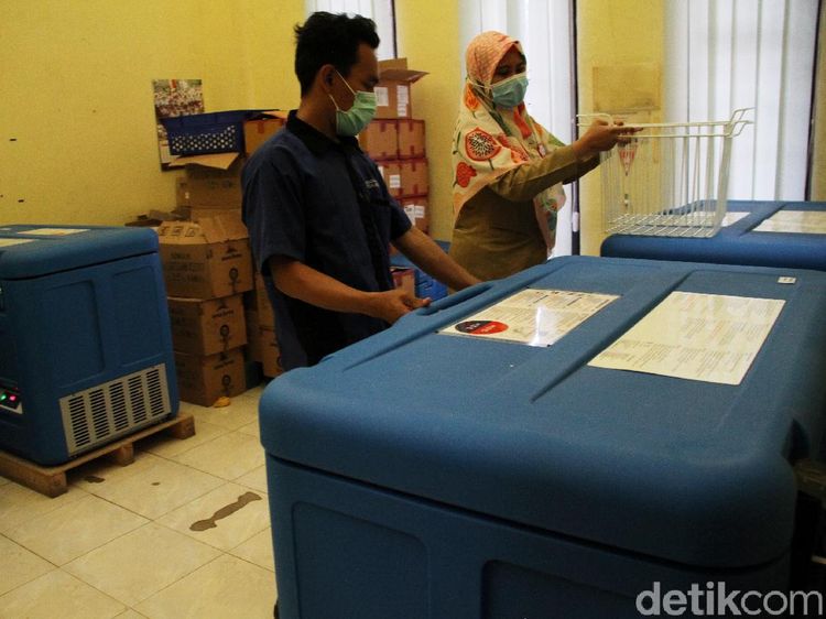 Vaksin COVID-19 Tiba di Depok