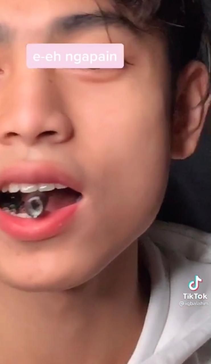 Video Dikecup Virtual Saat Makan Wafer Ini Bikin Netizen Baper