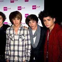 Zayn Malik mengawali kariernya sebagai penyanyi lewat adu bakat X-Factor saat usianya 17 tahun. Di bawah asuhan Simon Cowell, ajang tersebut mempertemukan Zayn dengan empat kontestan lainnya, dalam boyband bernama One Direction. Foto: Getty Images