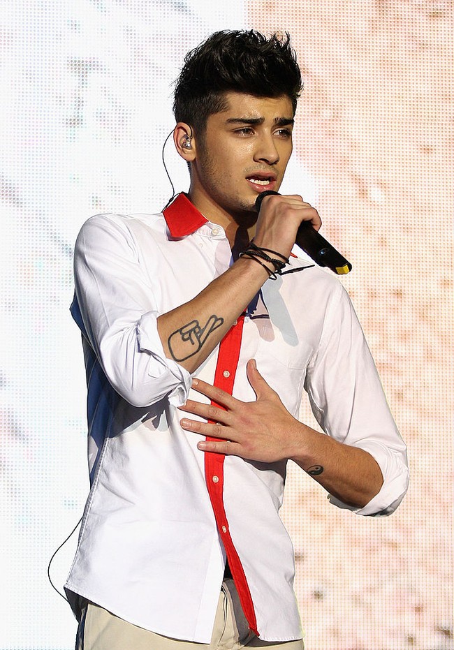 Zayn bersama rekan-rekannya di One Direction yakni Harry Styles, Louis Tomlison, Liam Payne dan Niall Horan meraih sukses besar secara nasional maupun internasional. Popularitas mereka menanjak dalam waktu singkat. Foto: Getty Images