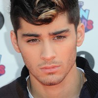 Zayn Malik memutuskan hengkang dari One Direction dengan alasan ingin menjadi pria 22 tahun yang menjalani kehidupan normal dan punya privasi serta jauh dari sorotan publik. Foto: Getty Images