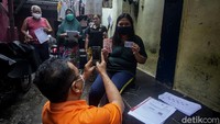 PT Pos Indonesia (Persero) pun turut membantu proses penyaluran Bantuan Sosial Tunai (BST) kepada para penerima.