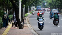 Padahal aksi nekat melawan arah itu tak hanya dapat membahayakan diri sendiri tetapi juga pengendara dan pengguna jalan lain yang sudah berupaya untuk berkendara dengan tertib dan aman.