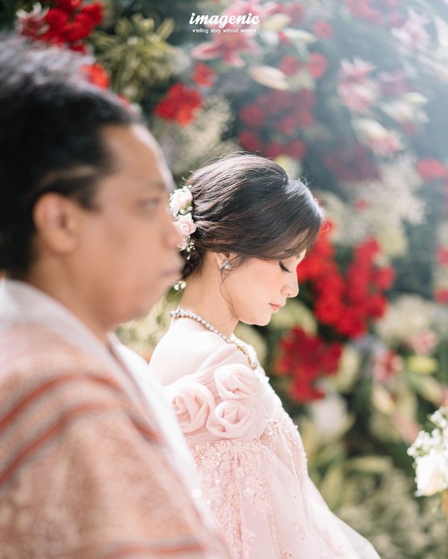 Pasangan pengantin baru ini pun dilaporkan sudah berkencan selama dua tahun sebelum akhirnya menikah. Foto: Instagram @imagenic