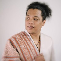 Semoga saya bisa selalu menjadi imam yang baik bagi Nona. Yang bersama-sama seiring sejalan untuk meniti kehidupan di dunia ini. Kita punya masa lalu untuk belajar dan saling memaafkan, kita punya masa sekarang ini untuk berusaha saling membagikan kebahagiaan dan semoga kita memiliki masa depan yang panjang bersama untuk senantiasa menuliskan cerita dalam keadaan baik mau pun sulit, tulis pria 35 tahun itu di Instagram. Foto: Instagram @imagenic